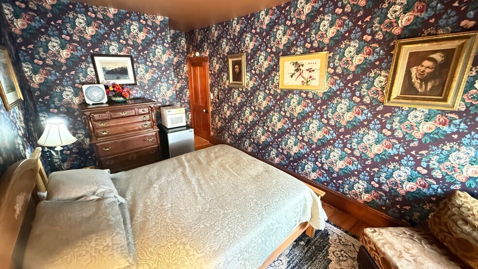 More Photos Of 87 Milanville Rd, Beach Lake Hotel For Sale