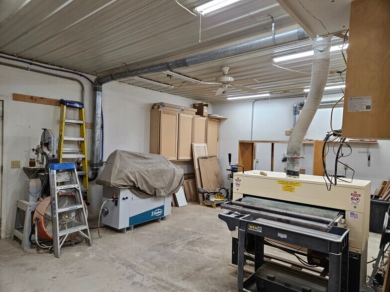 More Photos Of 244 County Road 555B, Tecumseh Manufacturing For Sale