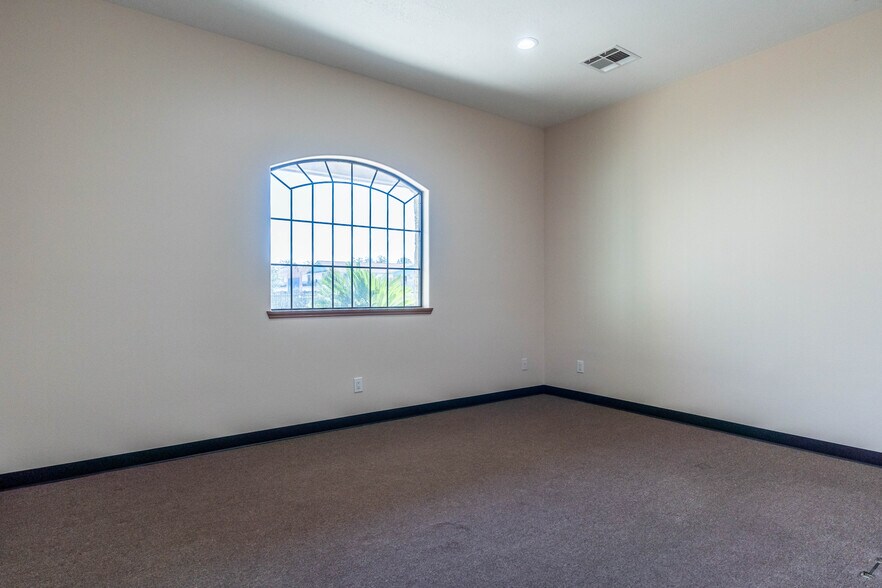 More Photos Of 3208 Broadway St, Houston Medical For Lease