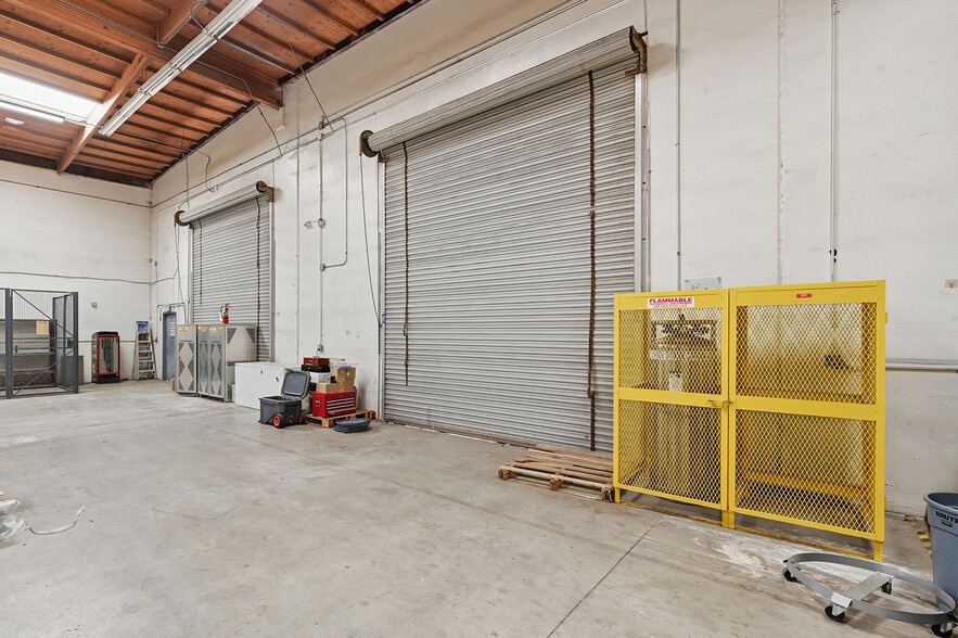 More Photos Of 7755 Arjons Dr, San Diego Warehouse For Sale