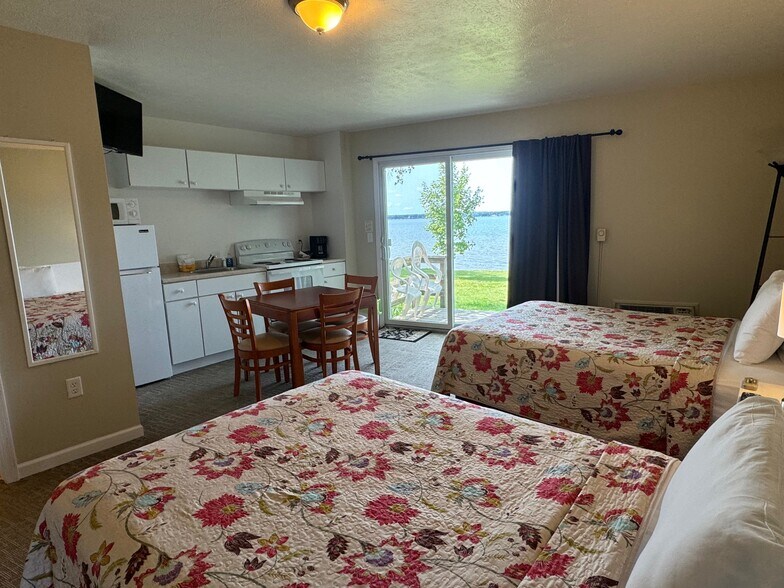 More Photos Of 214 S Main St, Lake City Hotel For Sale