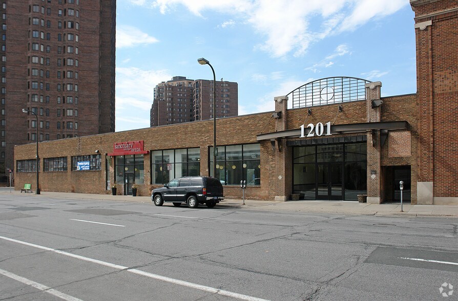 More Photos Of 1201 Harmon Pl, Minneapolis Office For Lease