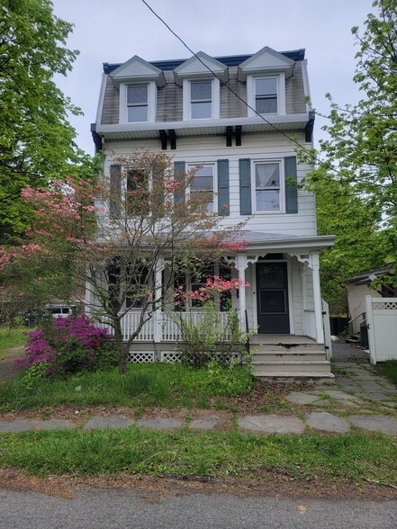 More Photos Of 91 Wurts St, Kingston Religious Facility For Sale