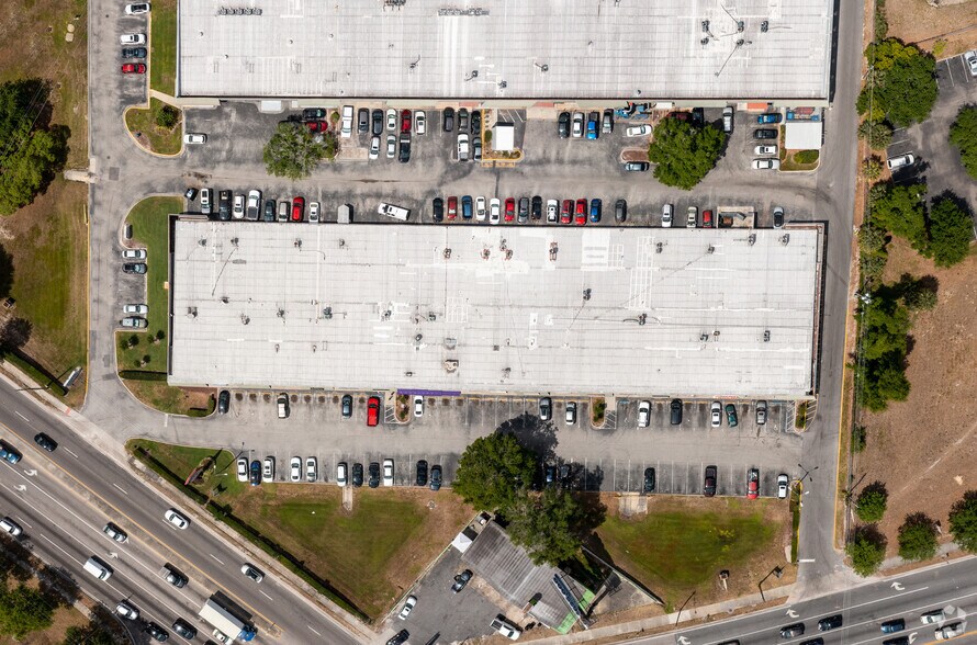 More Photos Of 6325-6375 N Orange Blossom Trl, Orlando Unknown For Lease