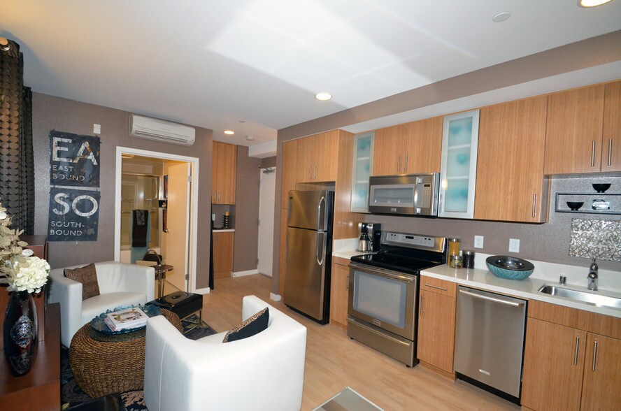 More Photos Of 1447 Lincoln Blvd, Santa Monica Apartments For Lease