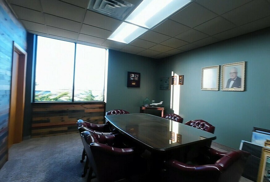 More Photos Of 2500 N Main St, East Peoria Warehouse For Sale