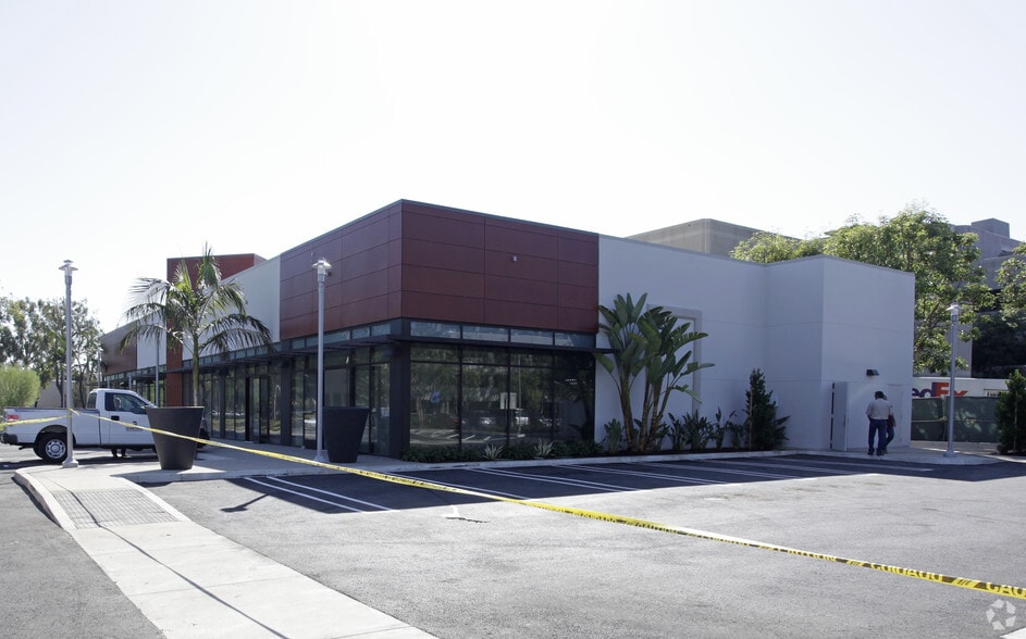 More Photos Of 4221 MacArthur Blvd, Newport Beach Freestanding For Lease