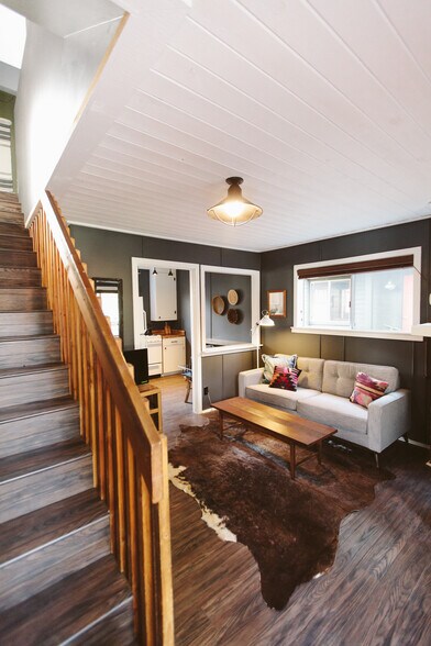 More Photos Of 214 Lagunita Ln, Big Bear Lake Hotel For Sale