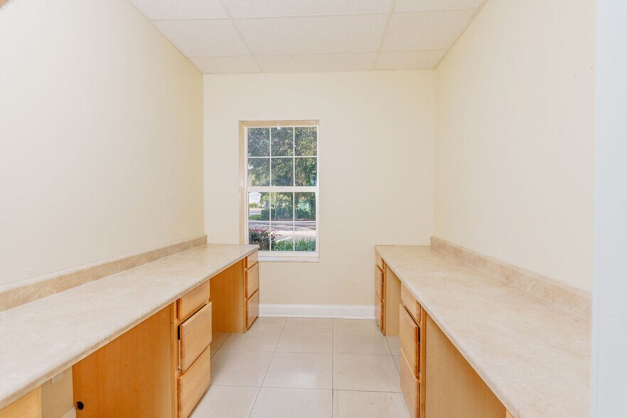 More Photos Of 1779-1783 S Kings Ave, Brandon Medical For Lease