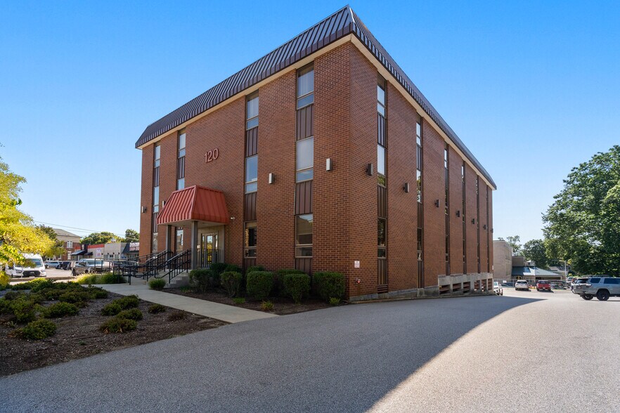 More Photos Of 120 N Main St, Attleboro Medical For Sale