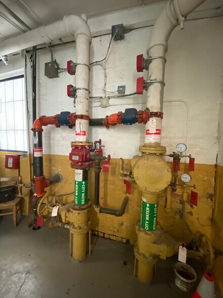 More Photos Of 480 Lalor St, Trenton Warehouse For Lease