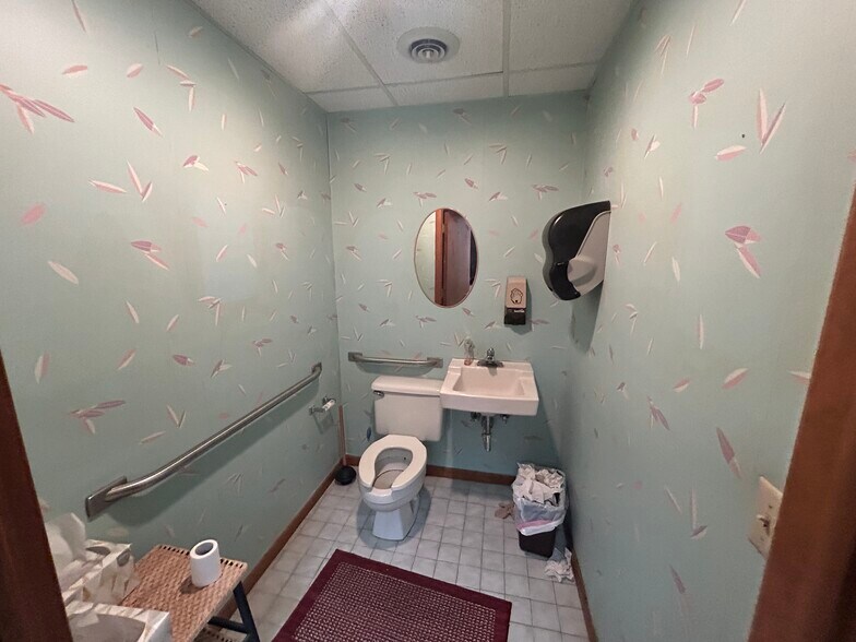 More Photos Of 455 E Grand River Ave, Brighton Unknown For Lease