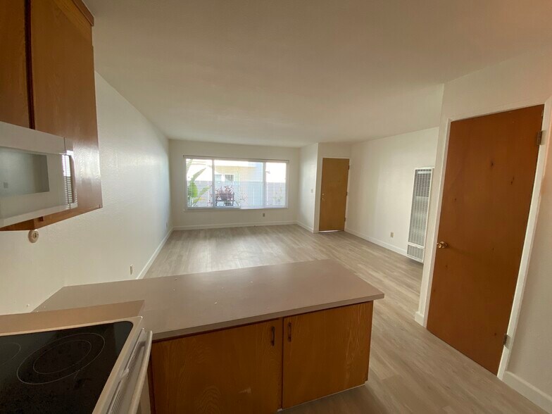 More Photos Of 140 Bay St, Santa Cruz Apartments For Sale
