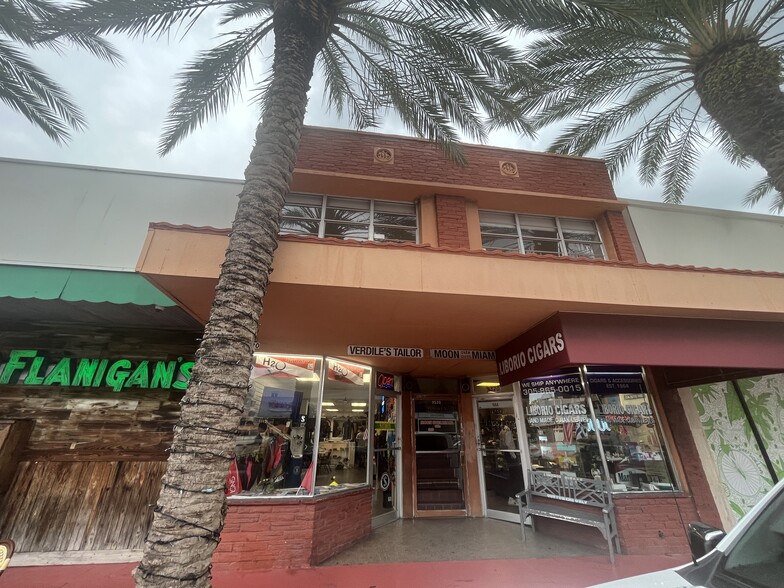 Primary Photo Of 9520 Harding Ave, Miami Beach Storefront For Lease