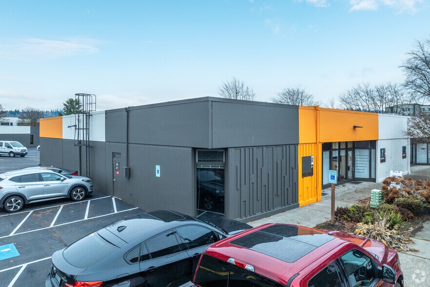 More Photos Of 679-699 Strander Blvd, Tukwila Unknown For Lease