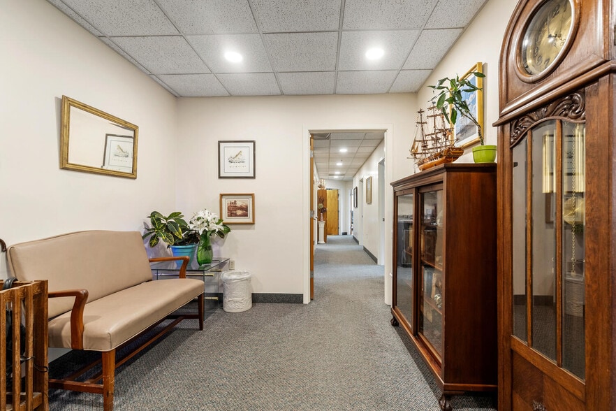 More Photos Of 63 Shore Rd, Winchester Medical For Sale