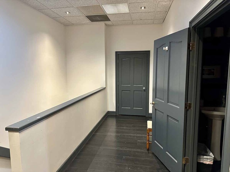 More Photos Of 128 E Market St, Johnson City Office For Sale