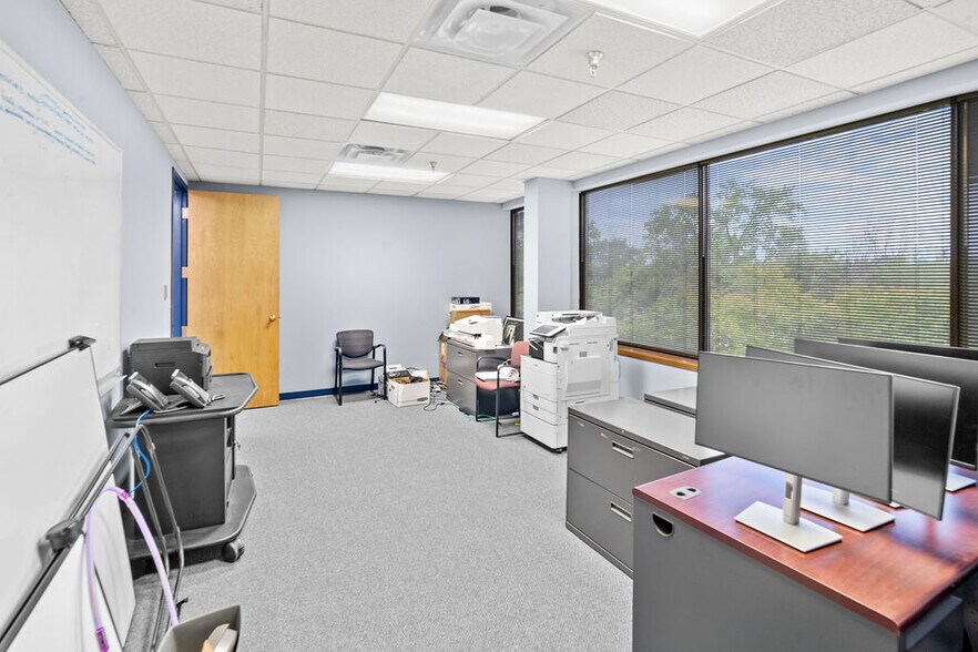 More Photos Of 4640 Forbes Blvd, Lanham Office For Lease