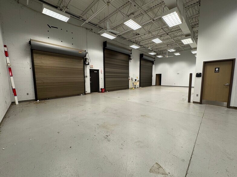 More Photos Of 151 Westpark Blvd, Columbia Office For Sale