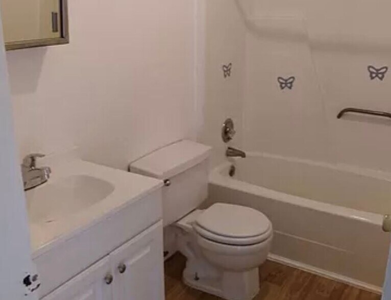 More Photos Of 237 Sherrad St, Marlinton Apartments For Sale