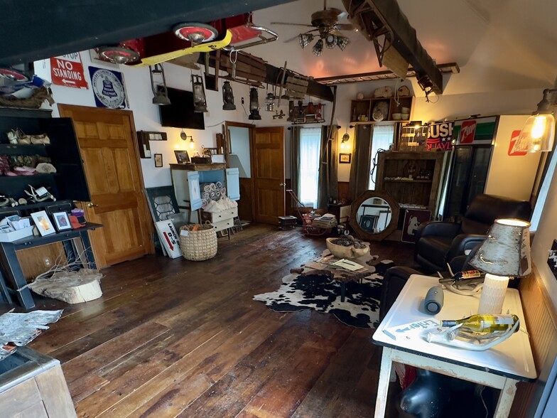 More Photos Of 5 St Patrick Pl, Port Henry Restaurant For Sale