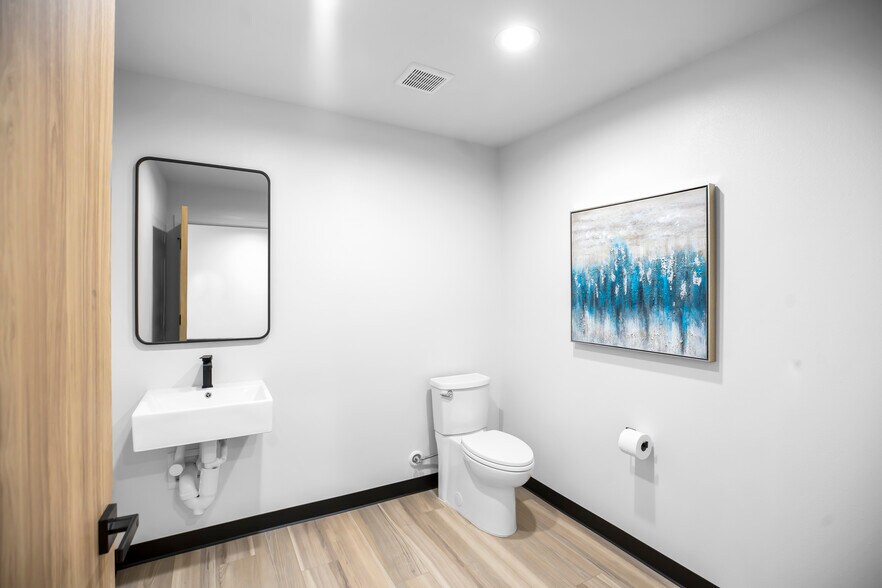 More Photos Of 2001 Tulane Dr, Lufkin Medical For Sale