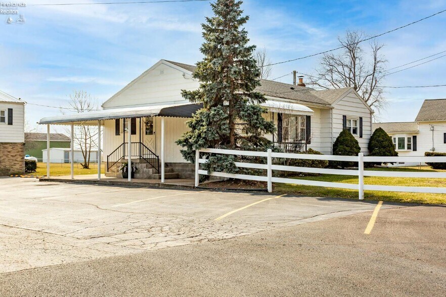More Photos Of 5414 Homegardner Rd, Castalia Apartments For Sale