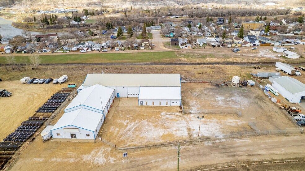 More Photos Of 800 S Railway Ave W, Drumheller Industrial For Lease