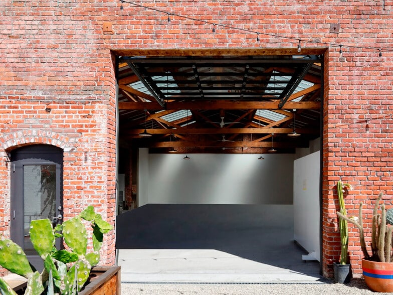 More Photos Of 4268 Broadway, Oakland Freestanding For Lease