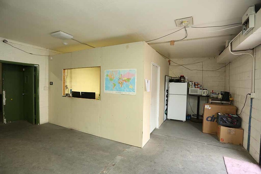 More Photos Of 4023 W Oquendo Rd, Las Vegas Warehouse For Sale