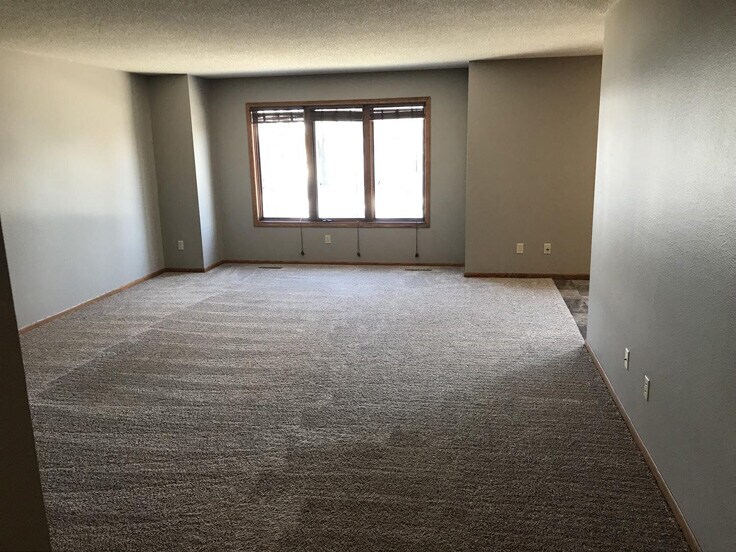 More Photos Of 2920 Warwick Loop, Bismarck Apartments For Sale