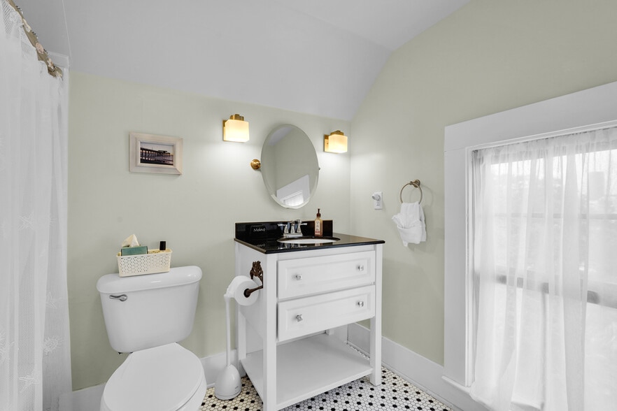 More Photos Of 21 Officers Row, Tybee Island Hospitality For Sale