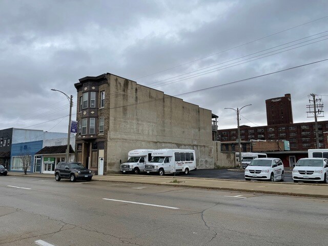 More Photos Of 211 E Stephenson St, Freeport Apartments For Sale