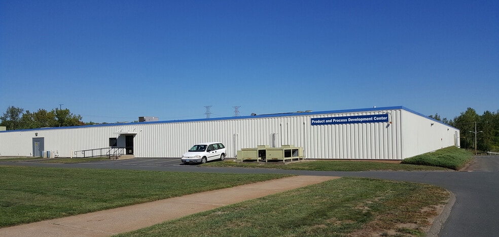 More Photos Of 92 Deerfield Rd, Windsor Unknown For Lease