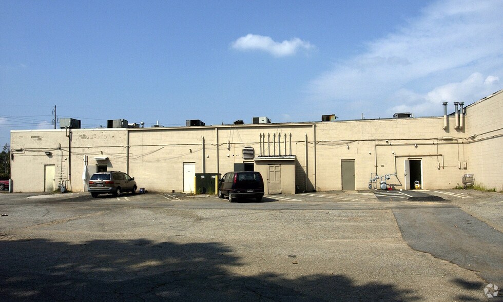 More Photos Of 900 Thornton Rd, Lithia Springs Unknown For Lease