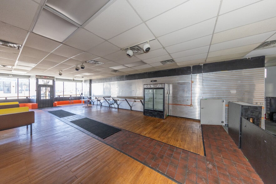 More Photos Of 2078-2080 S Taylor Rd, Cleveland Storefront For Sale