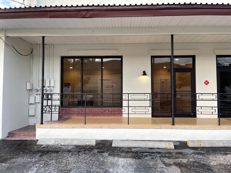 More Photos Of 1928-1930 2nd Ave S, Saint Petersburg Light Manufacturing For Lease