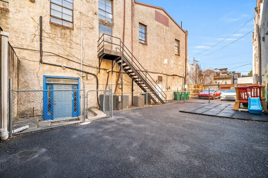 More Photos Of , Philadelphia Unknown For Sale