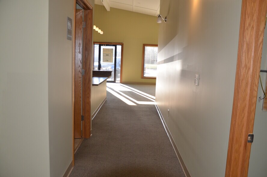 More Photos Of 115 E South Street, Sandwich Storefront Retail Office For Lease