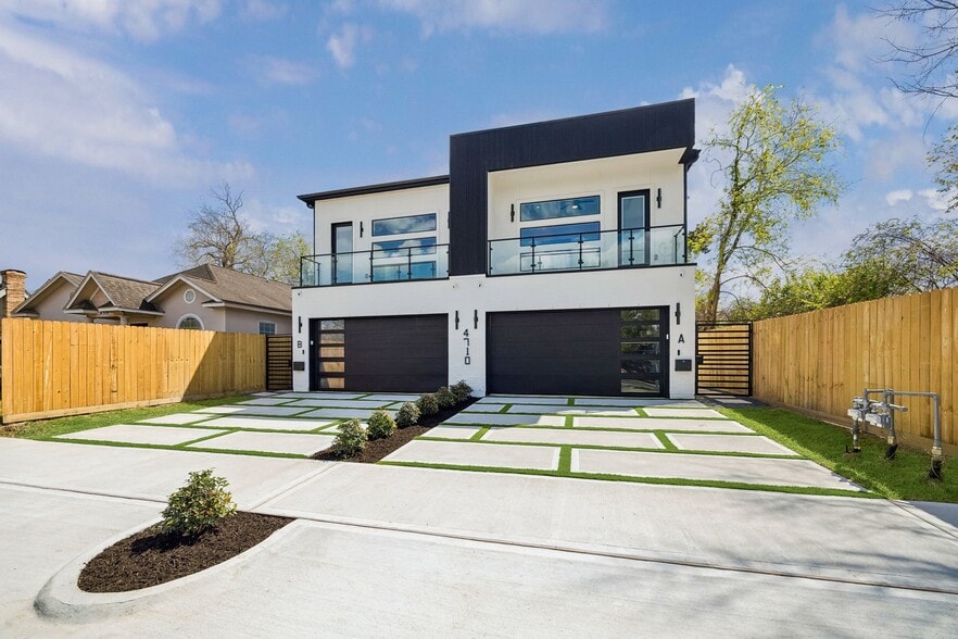 More Photos Of 4710 Sharon St, Houston Multifamily For Sale