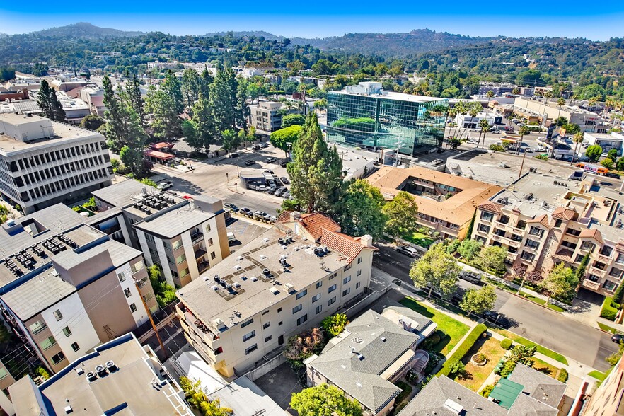 More Photos Of 12009 Hoffman St, Studio City Apartments For Sale