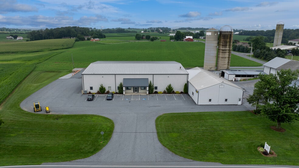 More Photos Of 608 Fairview Rd, Manheim Specialty For Lease