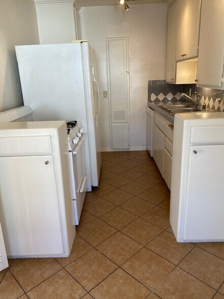 More Photos Of 751 N Hayworth Ave, Los Angeles Apartments For Sale