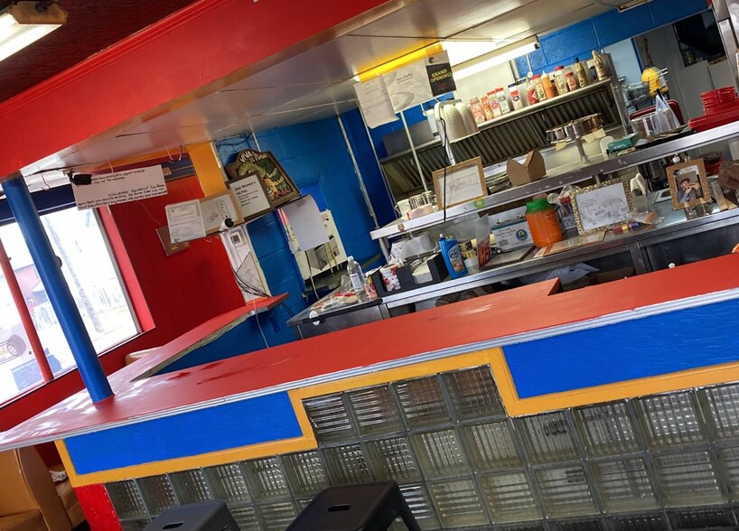 More Photos Of 115 Springfield St, Dayton Storefront Retail Residential For Lease