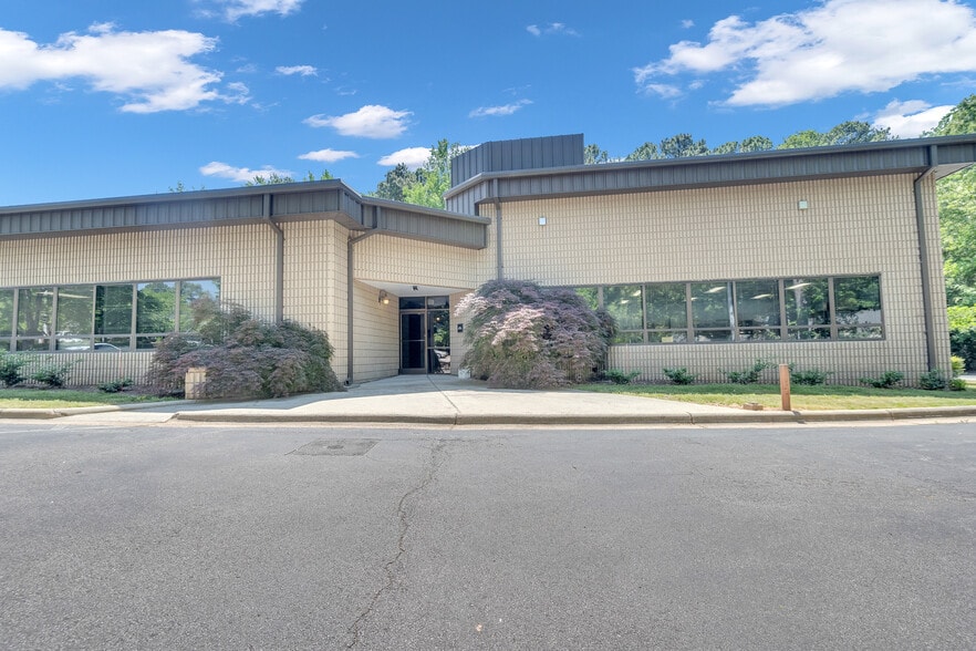 Primary Photo Of 1004 Dresser Ct, Raleigh Medical For Lease