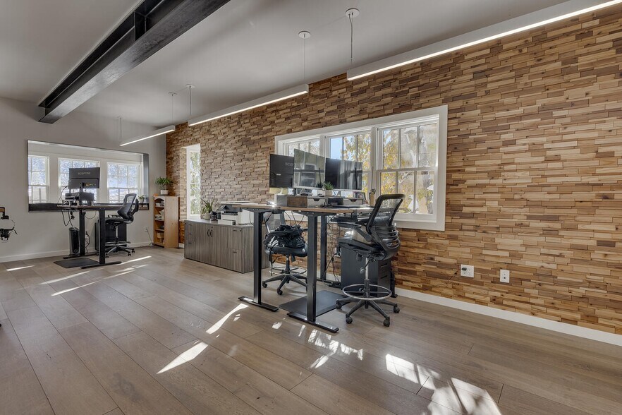 More Photos Of 10270 Donner Pass Rd, Truckee Office For Lease