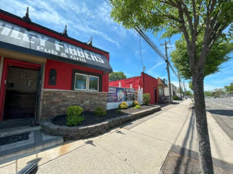 More Photos Of 742-746 Middle Country Rd, Selden Freestanding For Sale