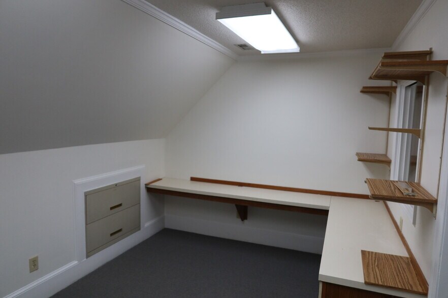 More Photos Of 5540 Mcneely Dr, Raleigh Office For Sale