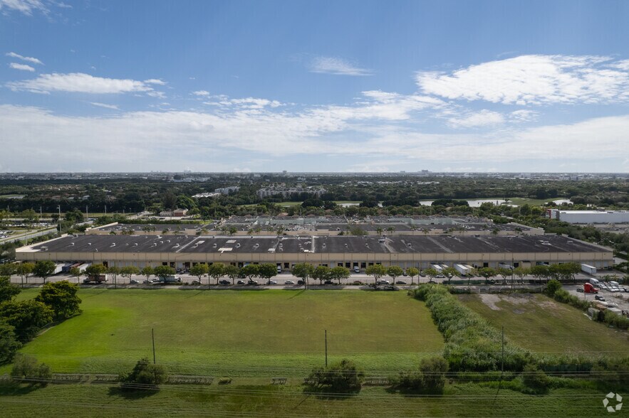 More Photos Of 5900 NW 97th Ave, Doral Warehouse For Sale
