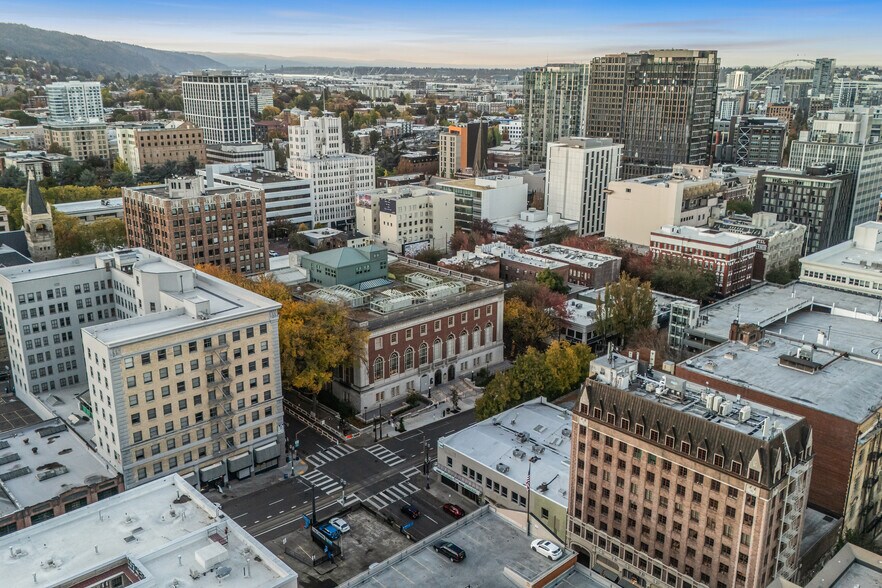 More Photos Of 822-838 SW 10th Ave, Portland Office For Sale